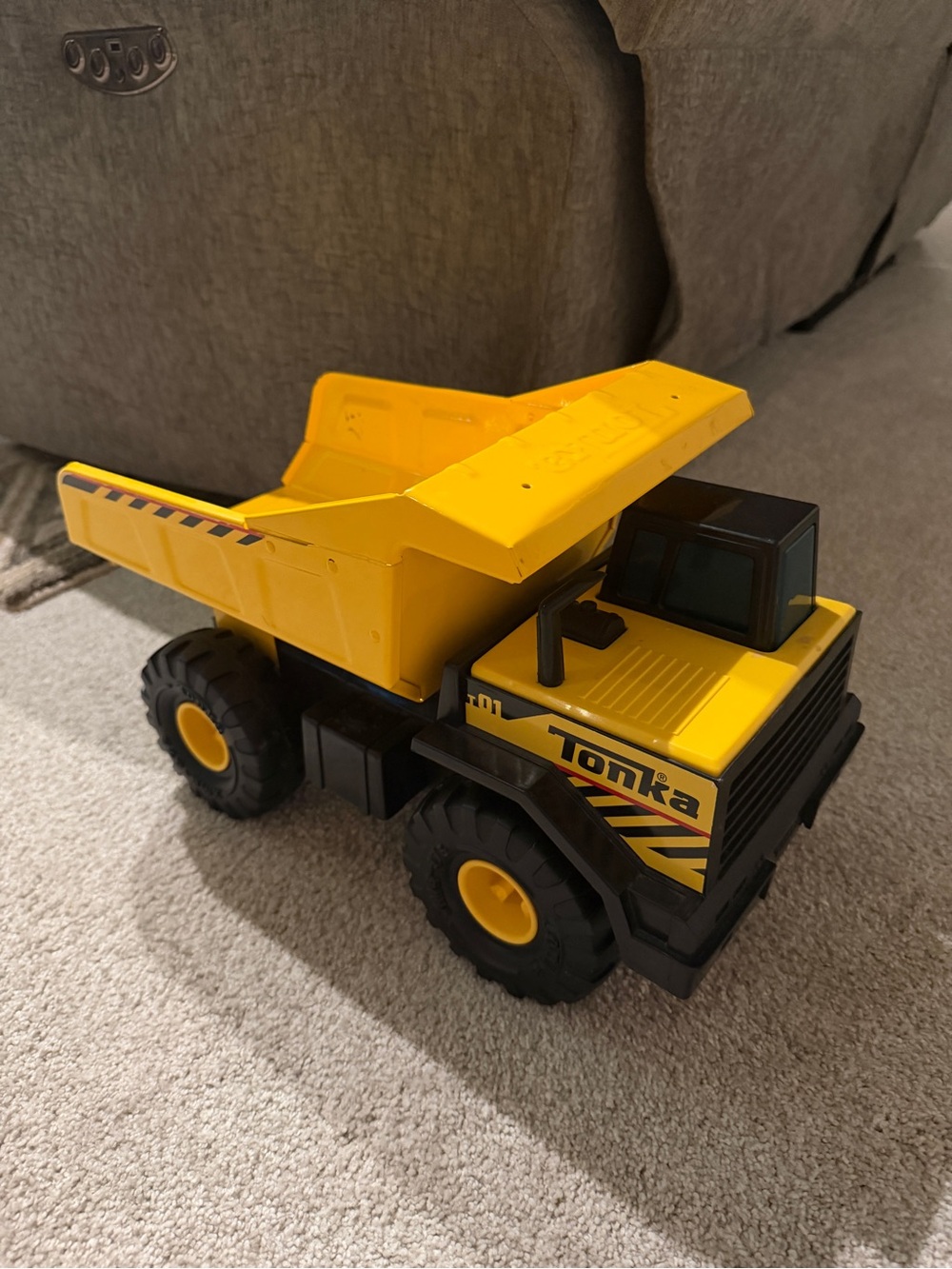 Tonka Yellow and Black Heavy Duty Dump Truck Toy